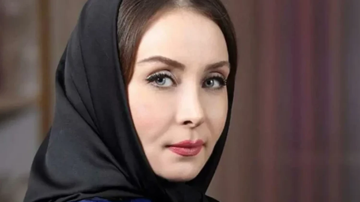 استایل جذاب و آبی حدیث فولادوند در یک کنسرت