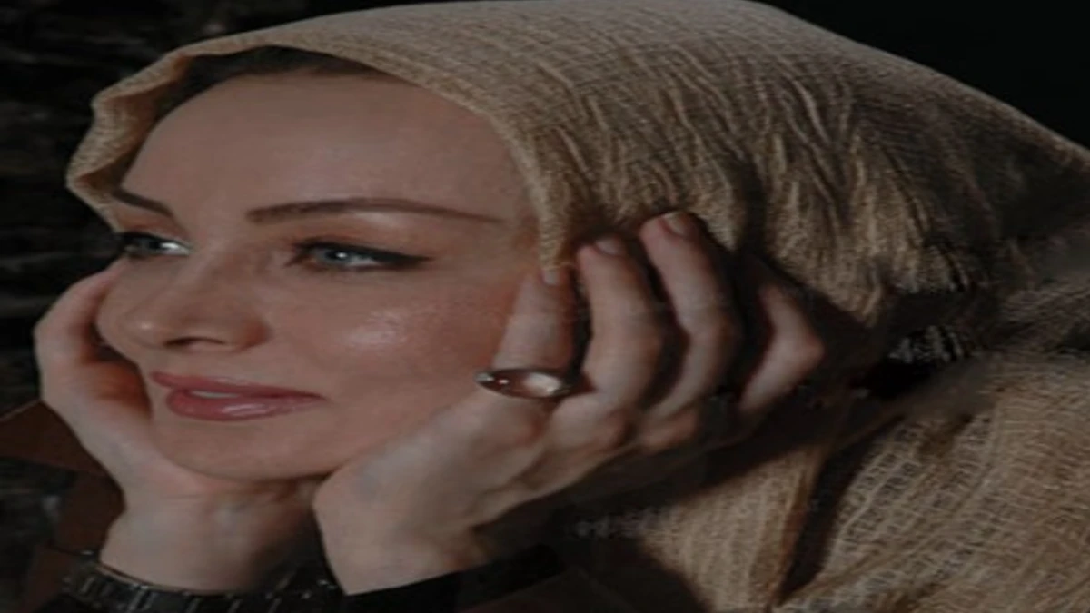 تیپ واستایل جالب حدیث فولادوند به سبک زنان قشقایی