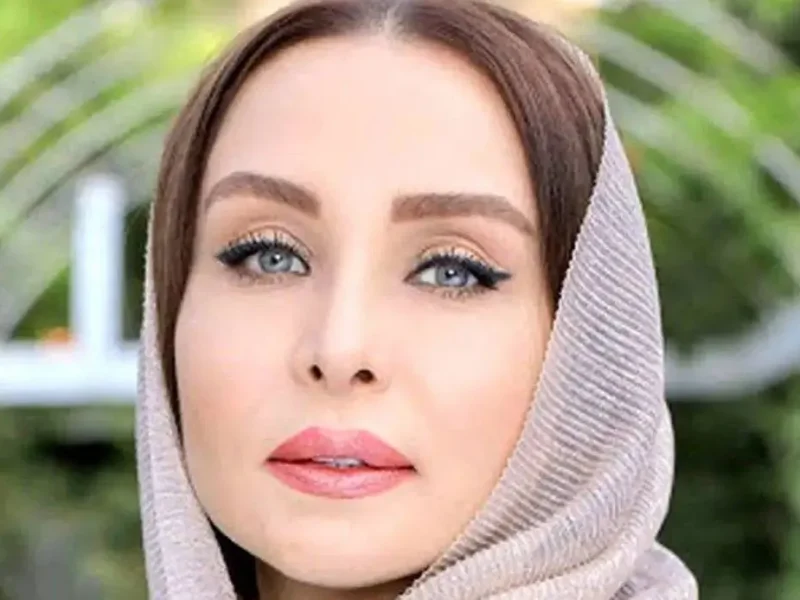 عکس جدید از حدیث فولادوند با خنده ای از ته دل که جذابترش کرده