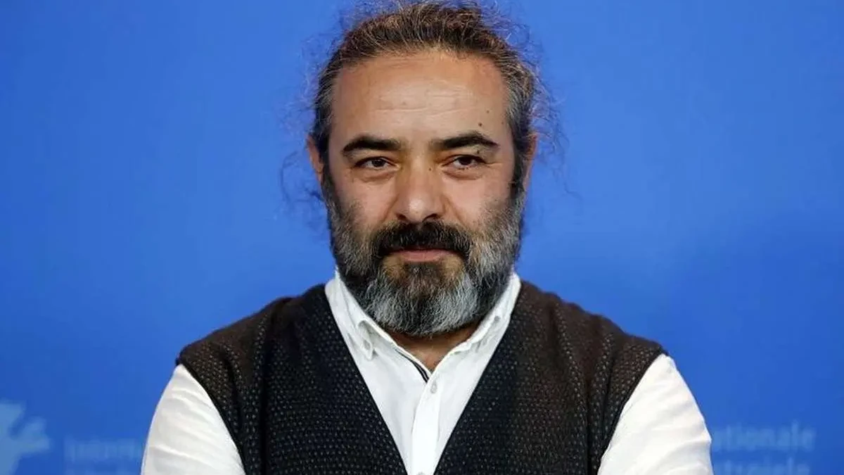 تصویر روز | ماجرای سبیل لنینی حسن معجونی در «بچه مردم» ماجرای سبیل لنینی حسن معجونی در «بچه مردم»