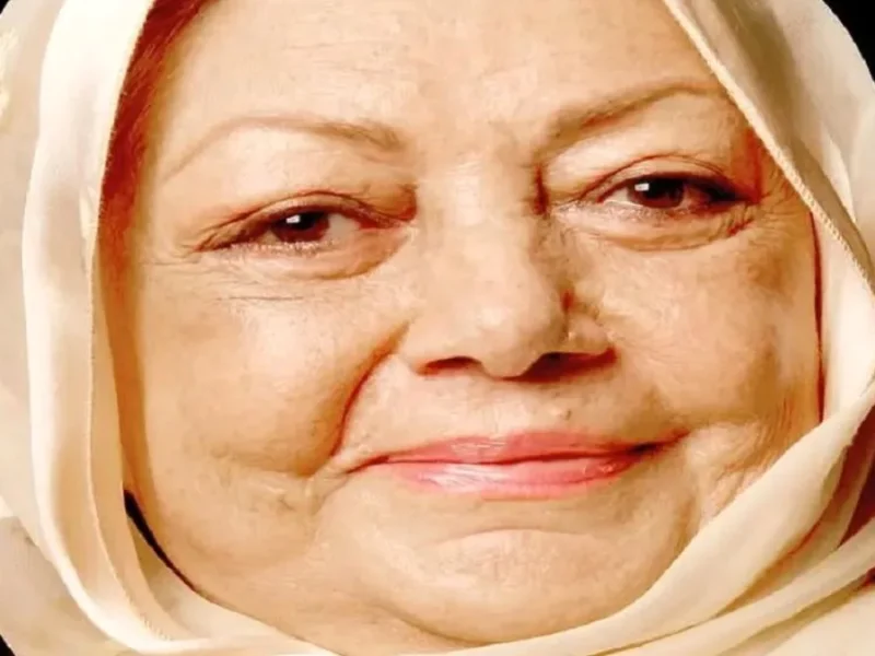 سفر به گذشته | عکس از خنده فراموش نشدنی حمیده خیرآبادی در سال 1351 عکس از خنده فراموش نشدنی حمیده خیرآبادی در سال 1351