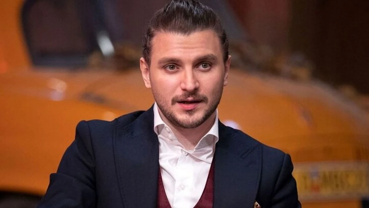 عکس‌های عجیب دارا حیایی با عصا