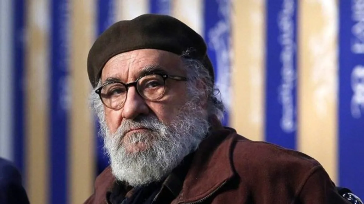 این بی فرهنگها به بازیگری توهین کردند که جای پدربزرگشان است