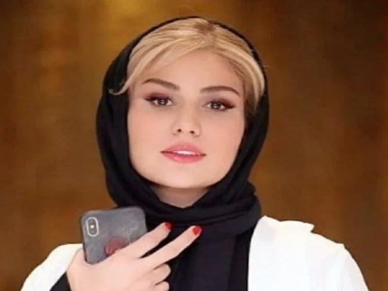 تصویر روز | نقاشی رز رضوی از چهره خودش به سبک بازیگران زیبای هالیوود 3 نقاشی رز رضوی از چهره خودش به سبک بازیگران زیبای هالیوود