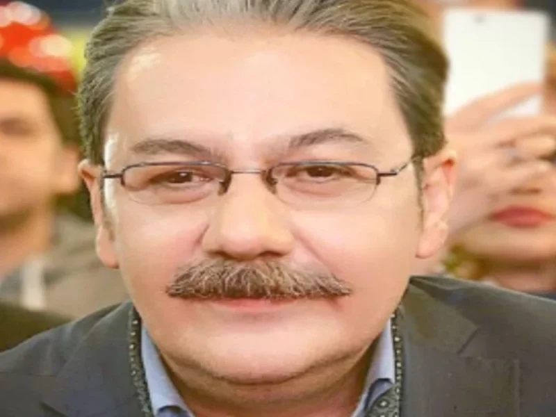 عکس آقای مجری معروف بعد از فوت همسرش دوباره زن گرفت