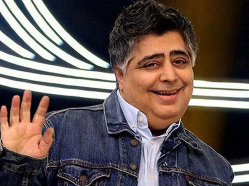 علی صادقی در ماشین بی سقف با رضا شفیعی‌جم