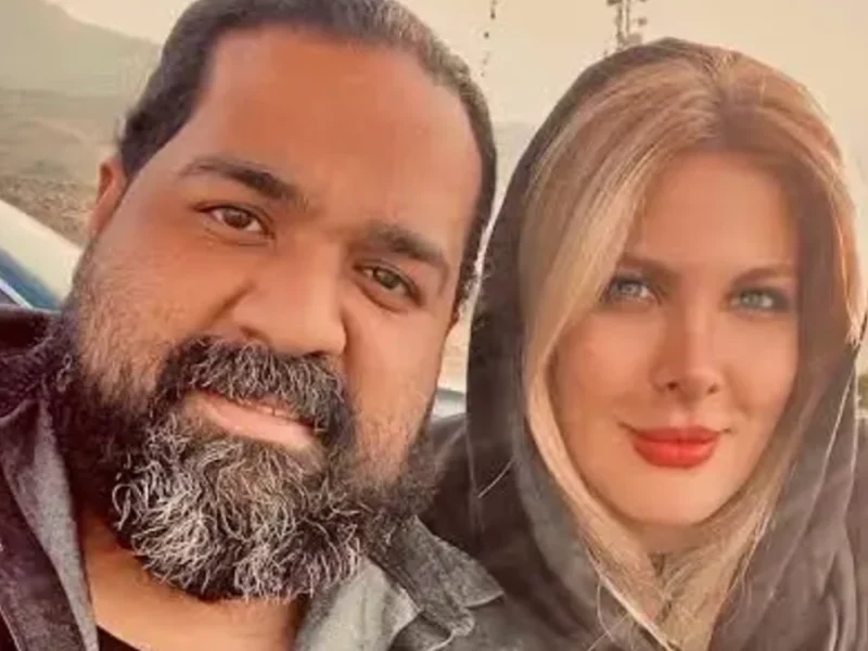 تیارا صادقی در کلاس درس با لباس فرم مدرسه عکس زیبای دختر رضا صادقی