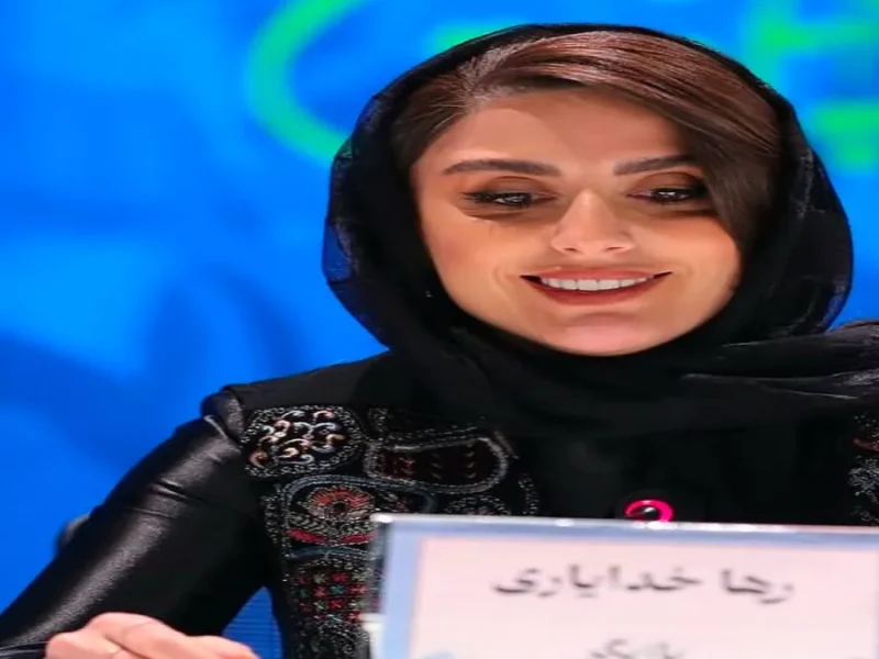 استایل دیدنی “رها خدایاری” در اکران فیلم آبستن در جشنواره فجر