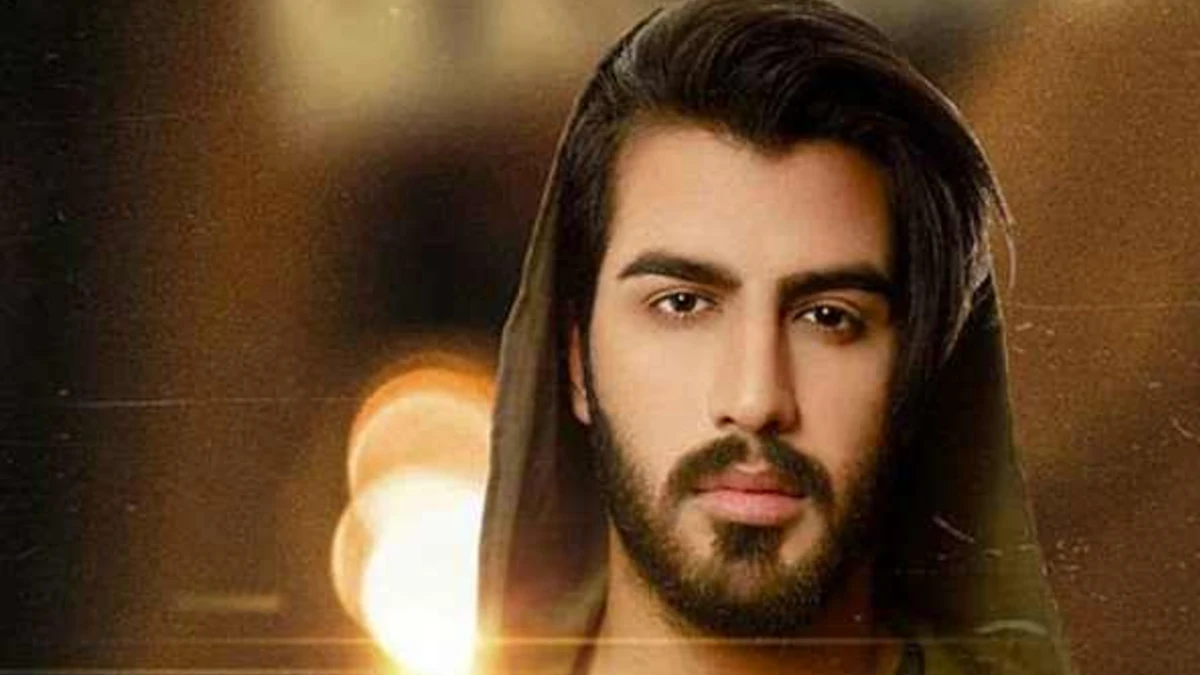 عکس رهام هادیان کنار بهاره رهنما در نمایش نان عشق موتور وسپا