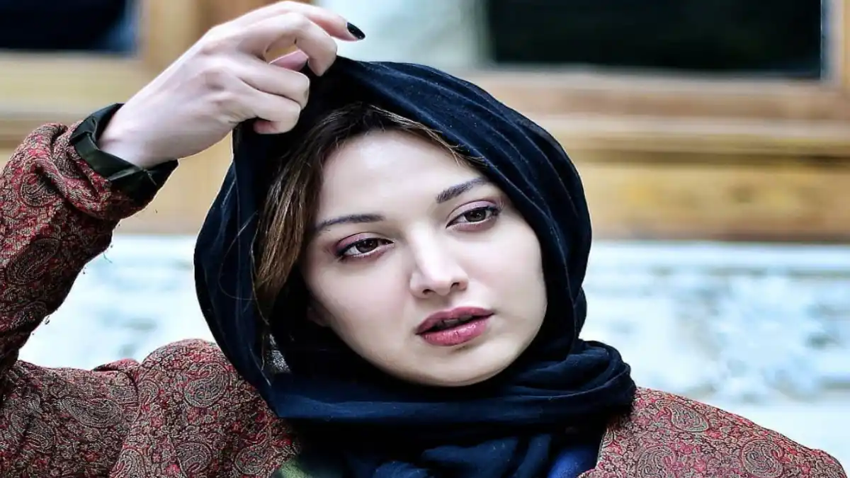 یه عدهای میان کنار خونه من تا صبح فحش میدن به فیلم