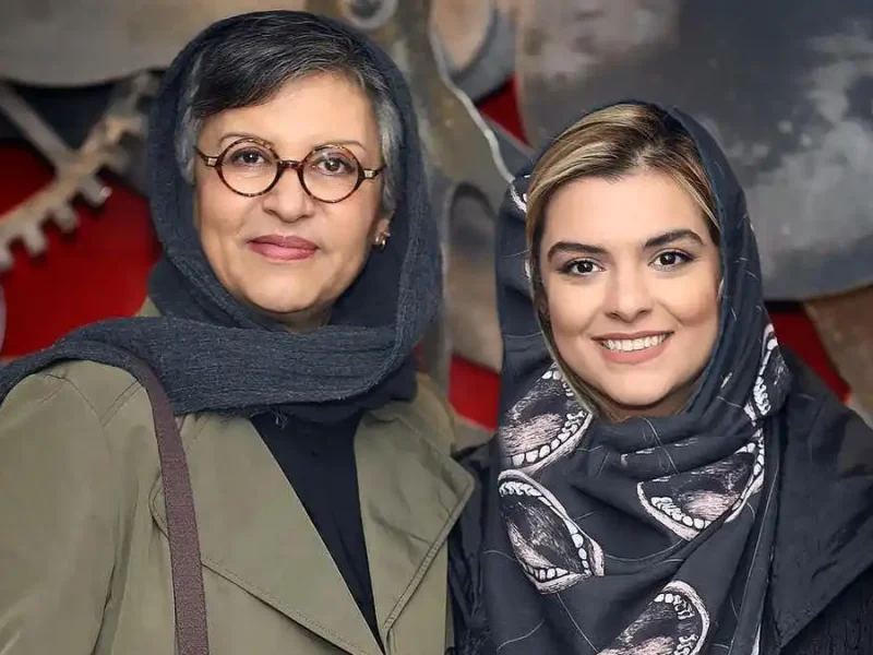 سفر در زمان| عکس قبل انقلابی رویا تیموریان در کلاس ششم دبستان عکس قبل انقلابی رویا تیموریان در کلاس ششم دبستان