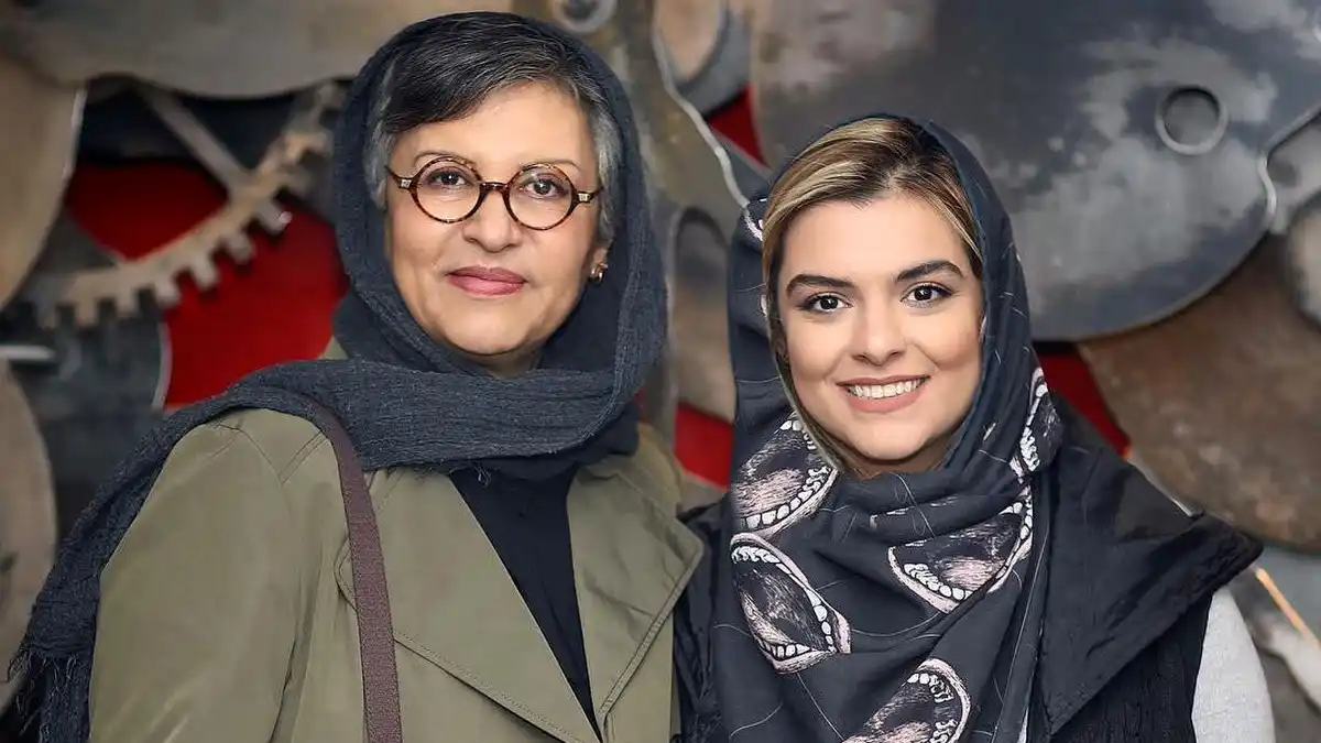 عکس قبل انقلابی رویا تیموریان در کلاس ششم دبستان