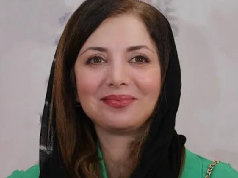 شباهت بی نظیر رویا میر علمی نقش جهاندخت در مستوران به جوانی مادرش