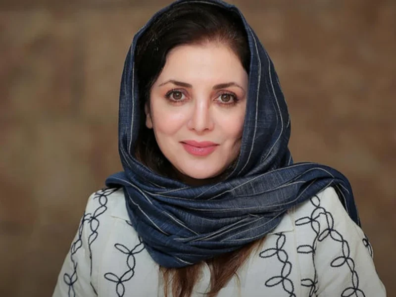 تصویر روز | رویا میرعلمی در کنار خوانواده جذابش رویا میرعلمی در کنار خوانواده جذابش