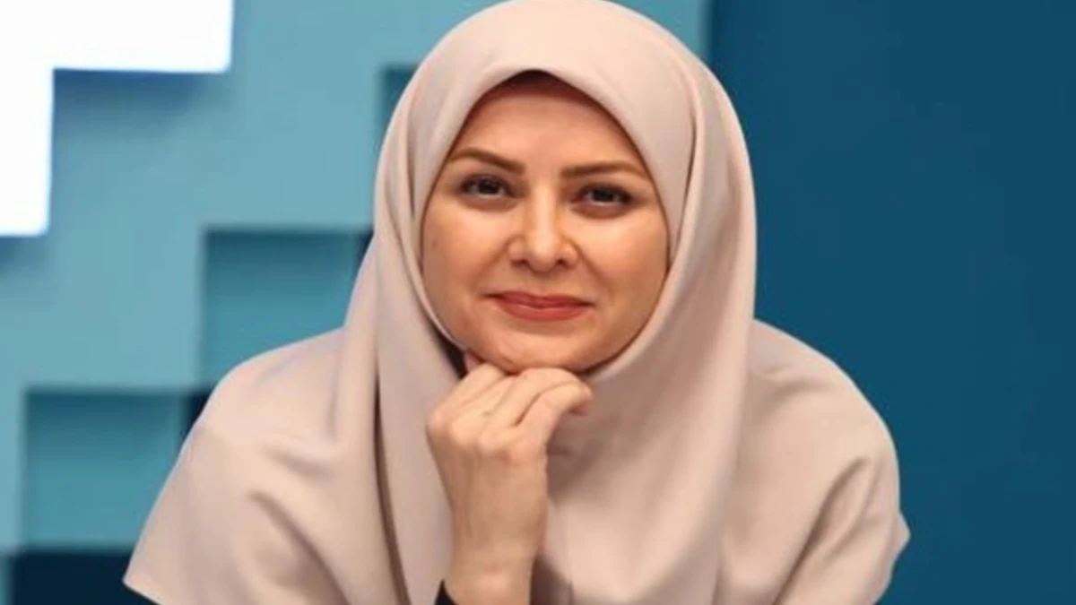 زهره سادات هاشمی مجری تلویزیون با تیپ جدیدش