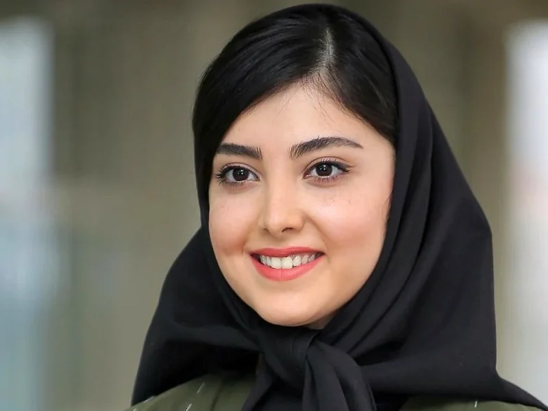 عکس زیبا کرمعلی در 21 سالگی در کنار دریا جنوب سال 1396