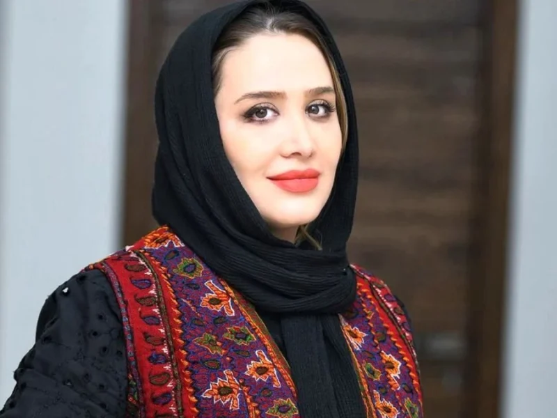 مادر و دختری سارا روستاپور مجری