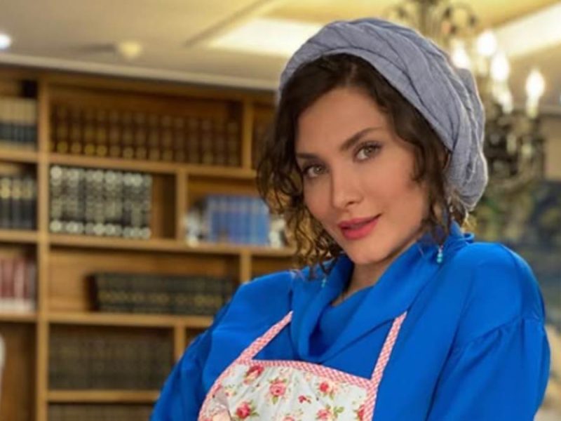 ژست جذاب و استایل «ساناز سعیدی» بازیگر سریال فریبا