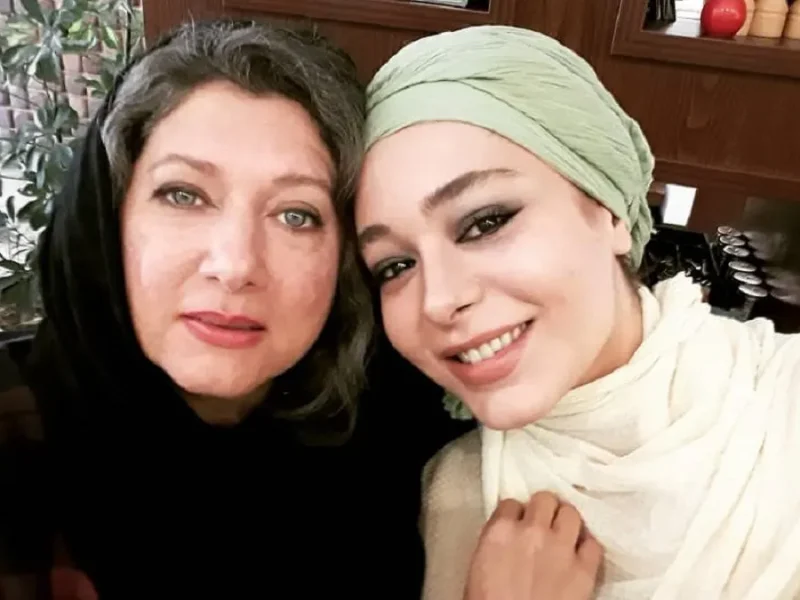 تصویر روز | عکس «ارغوان مشکات» در اتاق گریم سریال دلدادگان عکس «ارغوان مشکات» در اتاق گریم سریال دلدادگان