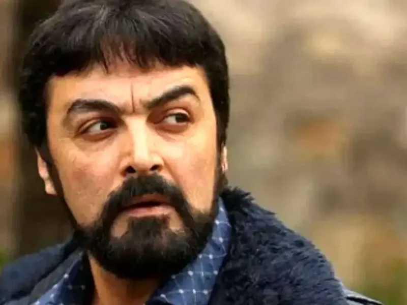 «کبیر جوان» سریال آنام در کنار دو پسرش؛ سال ۹۹