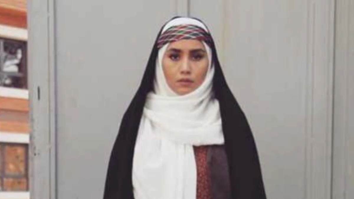 تیپ جذاب عطیه نامزد قاسم سریال بچه مهندس 4 در حال اسب سواری