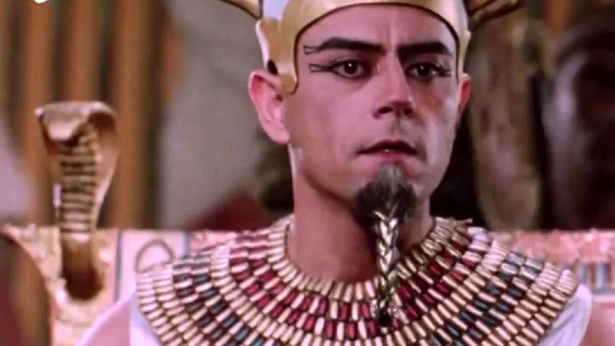 در ادامه تصویری دیده نشده از رحیم نوروزی بازیگر نقش آخناتون در سریال یوسف پیامبر را در یک عسل فروشی در اردبیل و در سال 98 خواهید دید.