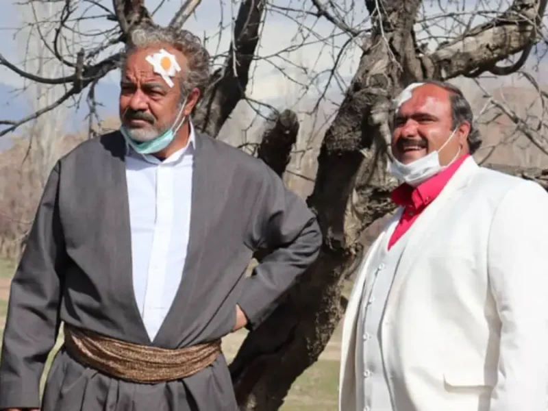 خبر روز | سعید آقاخانی در نقش نورالدین خانزاده در پشت صحنه «نون خ» کنار روناک 3 سعید آقاخانی در نقش نورالدین خانزاده در پشت صحنه «نون خ» کنار روناک