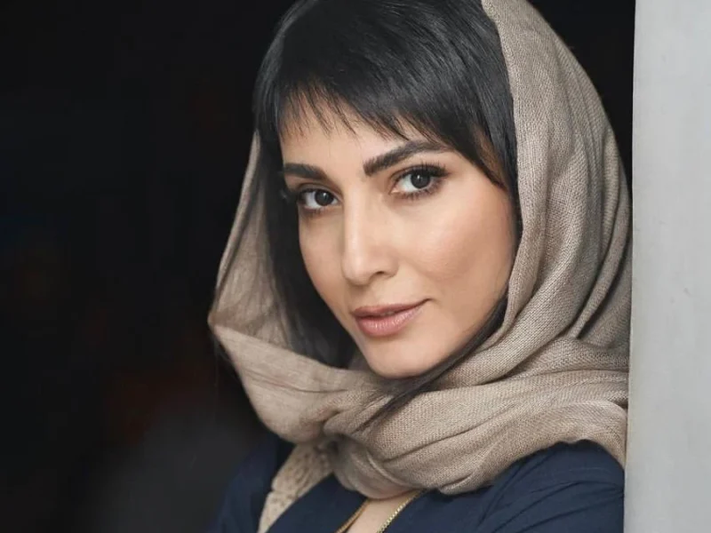 تصویر روز | استایل سمیرا حسن پور در نمایی از فیلم «تابستان همان سال» استایل سمیرا حسن پور در نمایی از فیلم «تابستان همان سال»