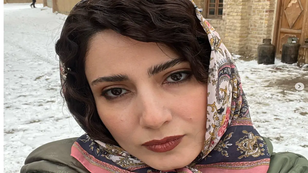 ژست دیدنی سمیرا حسن‌پور در طبقه بالای برج