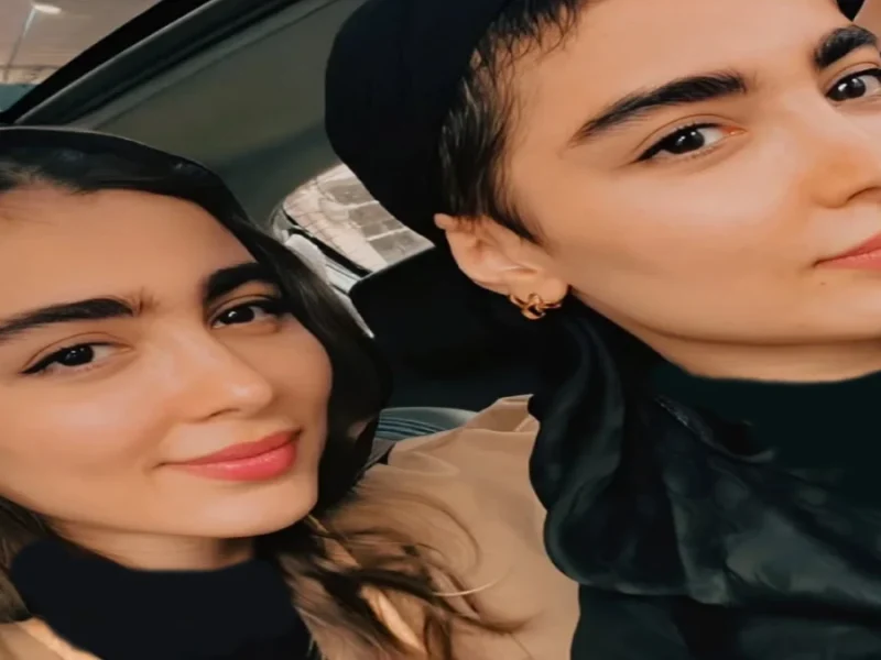 خبر روز | حضور امیر جعفری در پشت صحنه «پایتخت7» در کنار سنا و سونیا حسینی 1 حضور امیر جعفری در پشت صحنه «پایتخت7» در کنار سنا و سونیا حسینی