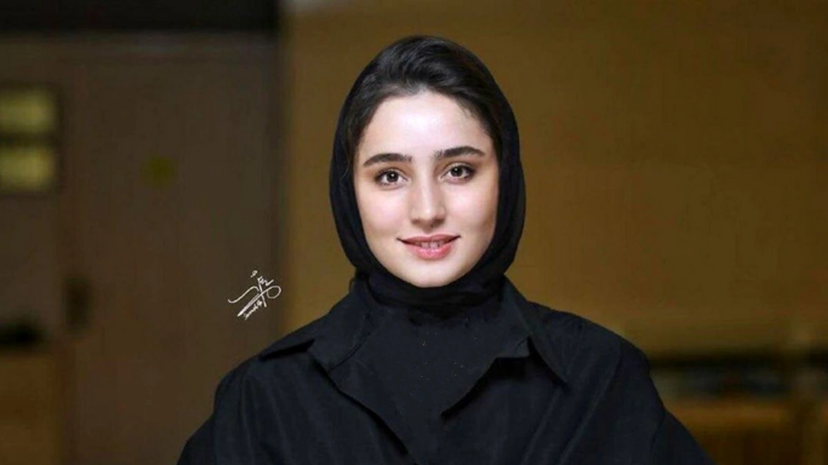 عکسهای جذاب سها نیاستی بازیگر «زن و بچه» در پاریس و مقابل برج ایفل