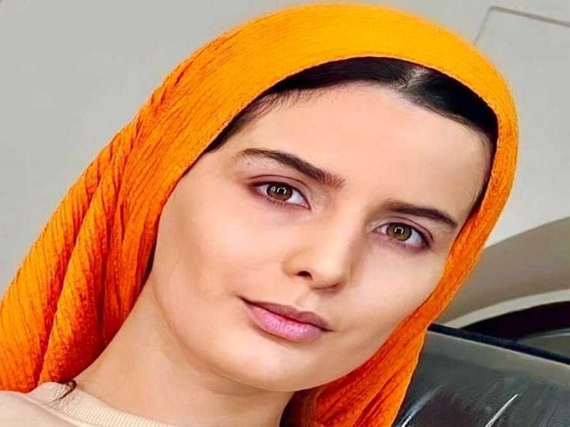 «سوجان و پدرش اسفندیار» در پشت صحنه سریال سوجان؛