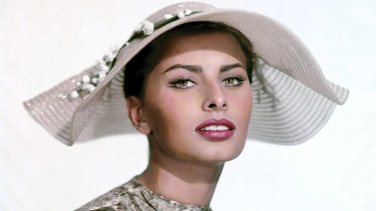 چهره جذاب و دیدنی سوفیا لورن 29 ساله در کنار آلن دلون 28 ساله