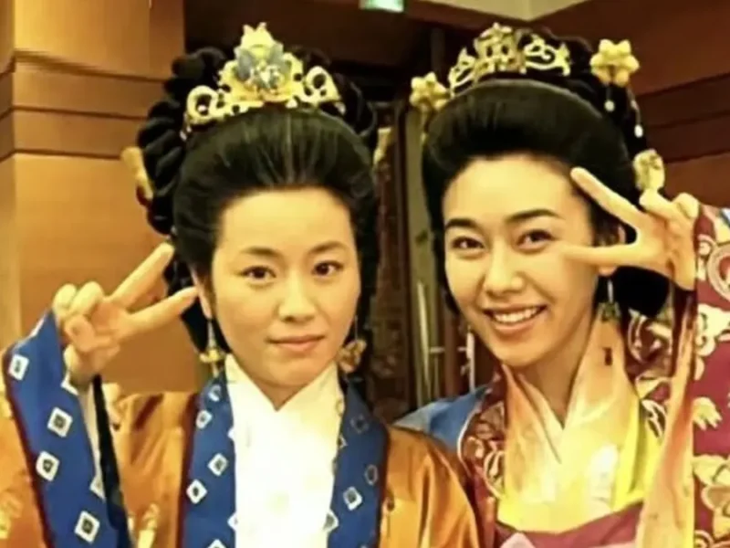 عکس «سولان، زن تسو» بعد از 19 سال در حال آشپزی در خانهاش