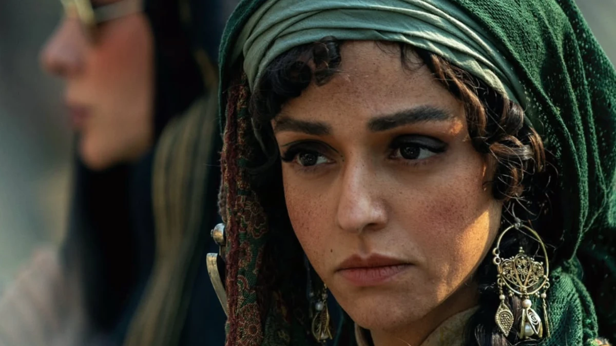 سوگل خليق با ژست و پیراهن جین جذابش