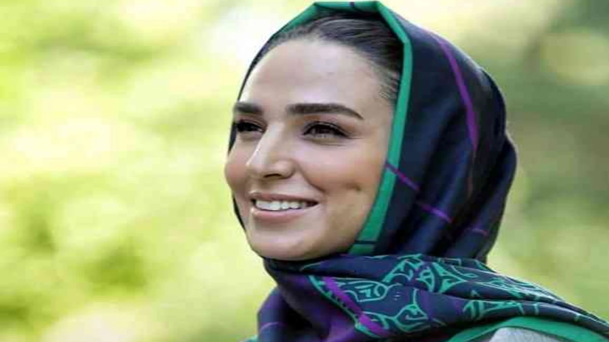 ژست های جالب سوگل طهماسبی موقع عکس و فیلم