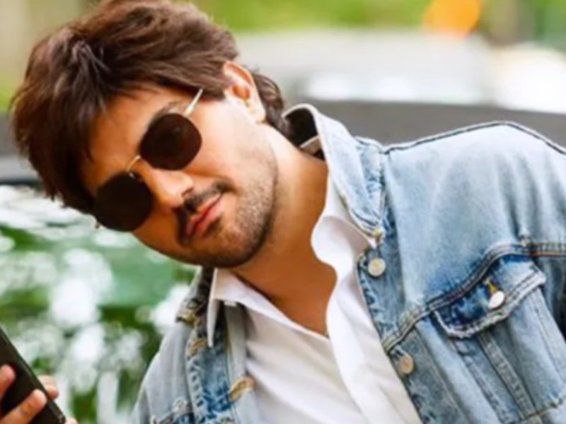 سینا مهراد، حامدِ سریال‌های «پدر» و «آقازاده»، این بار در «بدنام»