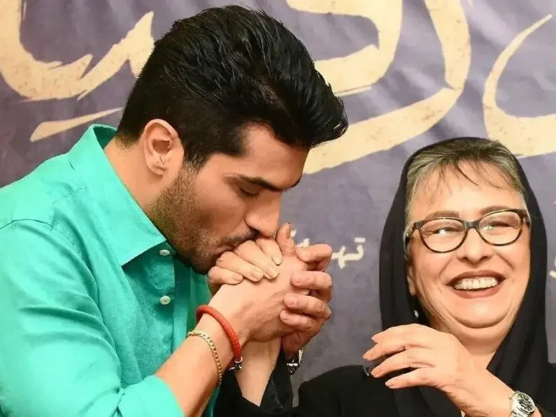 خبر روز | عکس واکنش تند سینا مهراد به اعتراض خبرگزاری فارس برای بوسیدن دست آزیتا حاجیان عکس واکنش تند سینا مهراد به اعتراض خبرگزاری فارس برای بوسیدن دست آزیتا حاجیان