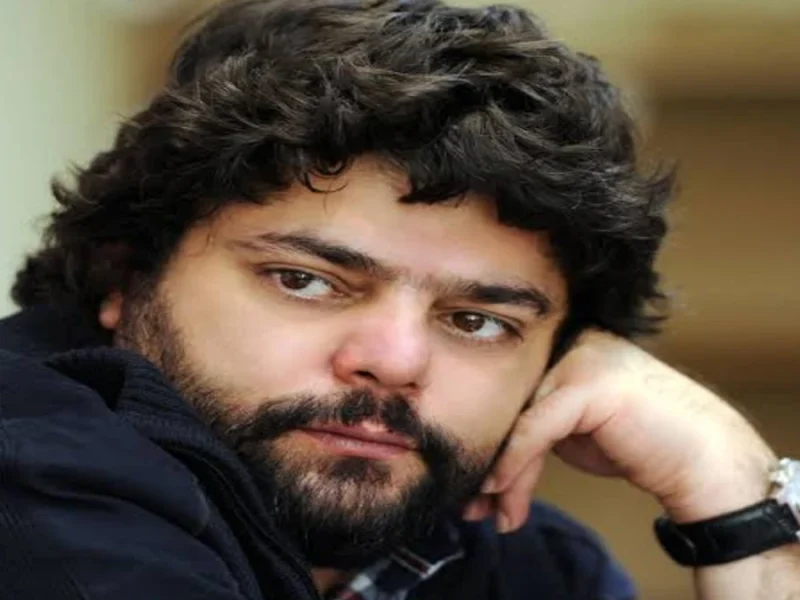 تصویر روز | شاهد احمدلو در کنار همسر جوانش شاهد احمدلو در کنار همسر جوانش