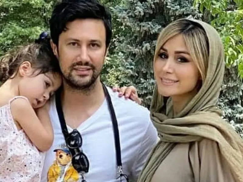 سلفی آسانسوری شاهرخ استخری و دخترانش با موهای فرفری