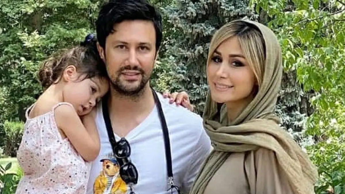 سلفی آسانسوری شاهرخ استخری و دخترانش با موهای فرفری