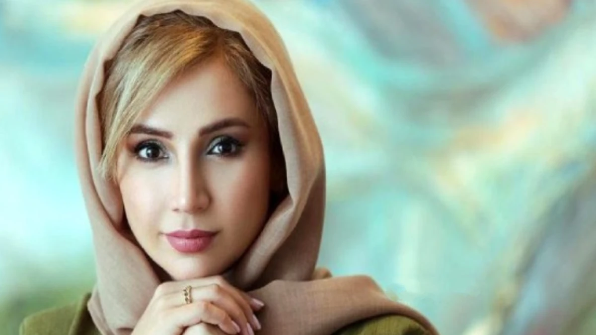 طراوت و زیبایی در خانه شبنم قلی‌خانی با چیدمان گلدان‌های رز و بامبو