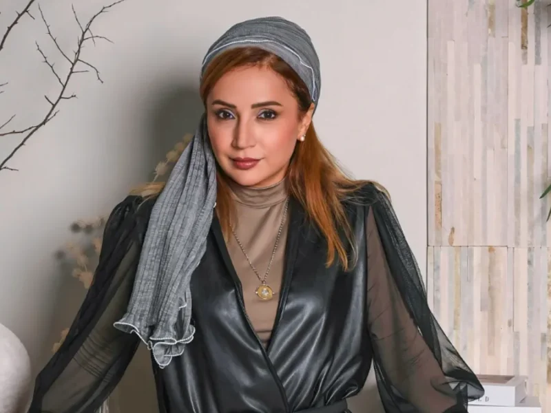 عکس؛ استایل شیک کریسمسی شبنم قلی‌خانی در دبی