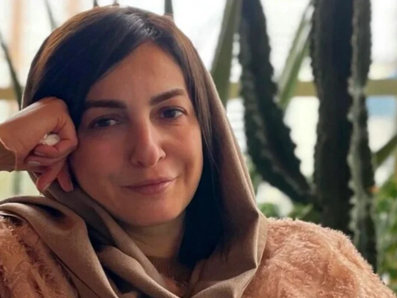 ژست صمیمی «شقایق دهقان در کنار آزاده نامداری»