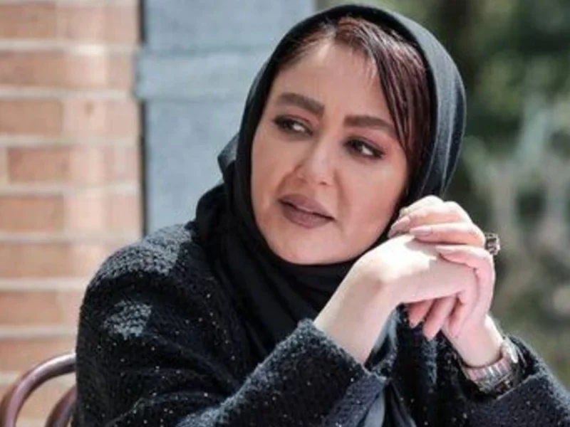 تصویر روز | شقایق فراهانی کنار پدر مادر و برادرش آذرخش شقایق فراهانی کنار پدر مادر و برادرش آذرخش