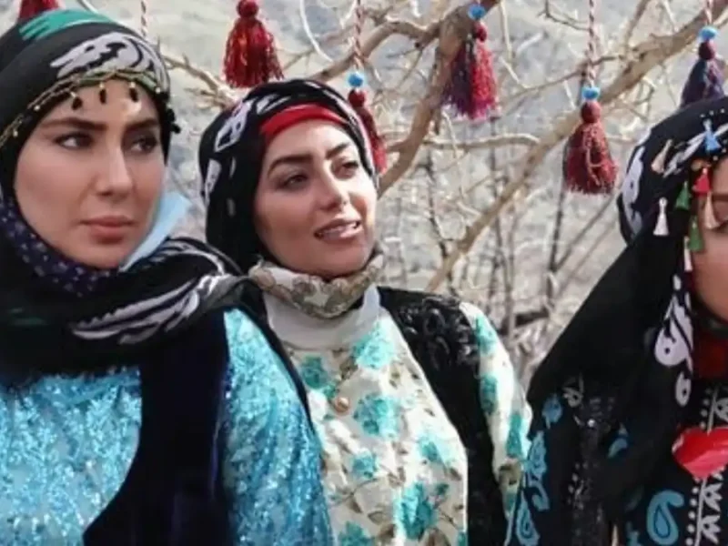 جشن تولد کنار ساحل «شیدا یوسفی» سریال نون خ با لباس بلوچی