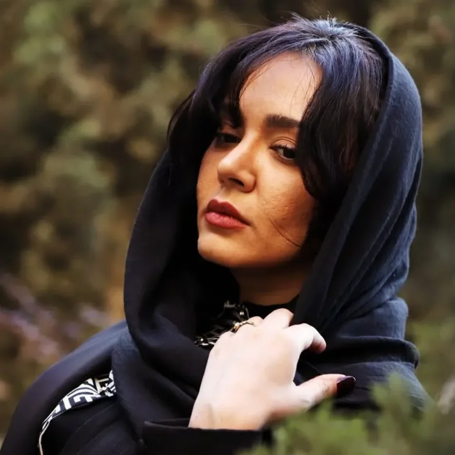 خبر روز | عکس متفاوت شیرین «نون خ» با ژست ناراحت 2 شیرین 3 edited