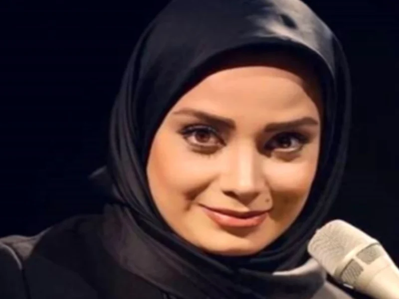 پوشش دیدنی و خال خالی «صبا راد» در بالکن خانه‌اش در ترکیه