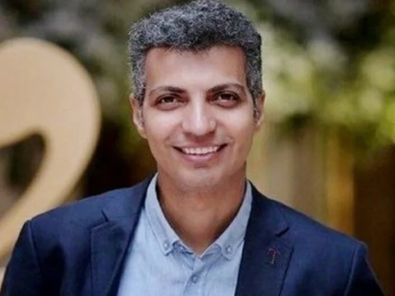 سفر در زمان| کودکی عادل فردوسی پور در کنار برادرش درگذر زمان کودکی عادل فردوسی پور در کنار برادرش درگذر زمان