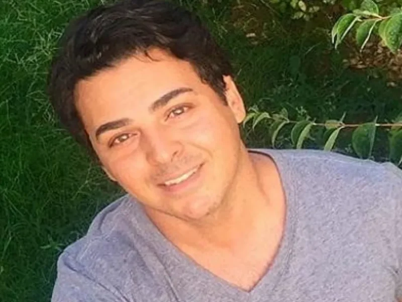 علی منصوری بازیگر سریال خط قرمز کنار دخترش